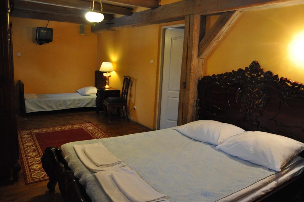 Ostoya Inn & Granary Jasionka Bilik gambar