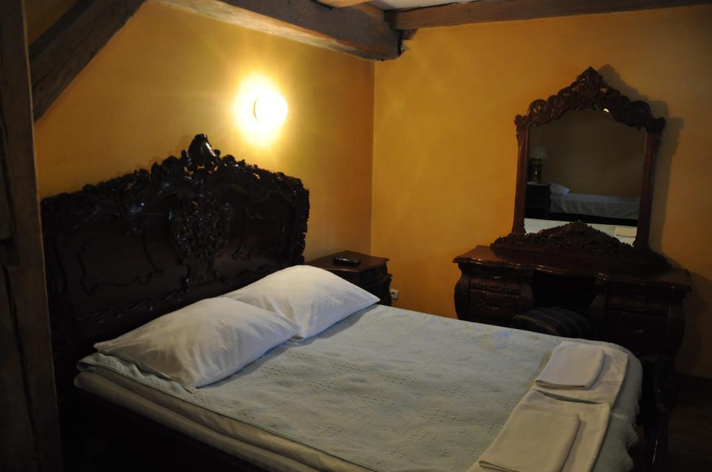 Ostoya Inn & Granary Jasionka Bilik gambar